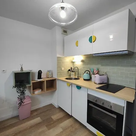 Marshmallow Proche Aeroport, Airbus Et Zenith *